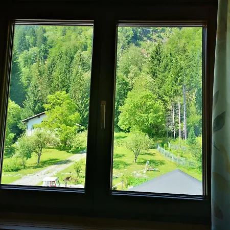 恩兹安布雷那酒店