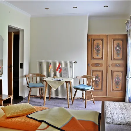 بيت ضيافة إنزيانبرينر ينغ