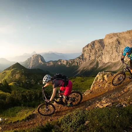 恩兹安布雷那酒店 3*