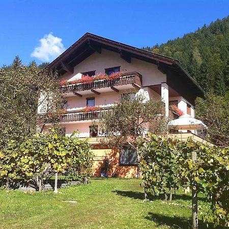 恩兹安布雷那酒店 Jenig